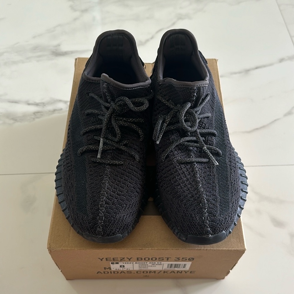 YEEZY BOOST 350 V2